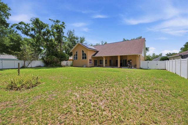 2112 HERITAGE CREST DRIVE, Valrico, FL 33594