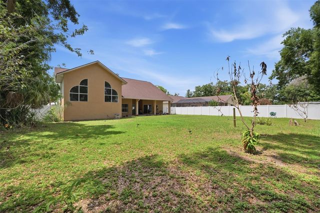 2112 HERITAGE CREST DRIVE, Valrico, FL 33594