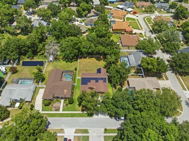 2112 HERITAGE CREST DRIVE, Valrico, FL 33594
