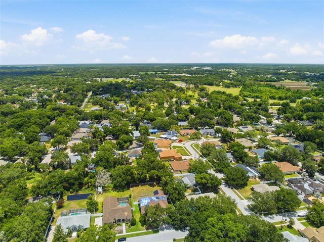2112 HERITAGE CREST DRIVE, Valrico, FL 33594