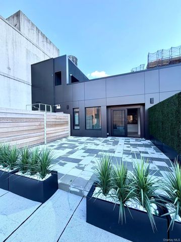 4009 29th Street 2B, Long Island City, NY 11101