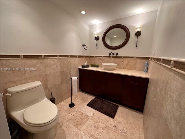 2555 Collins Ave 1207, Miami Beach, FL 33140