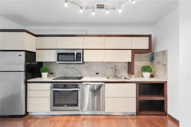 435 21st St 212, Miami Beach, FL 33139