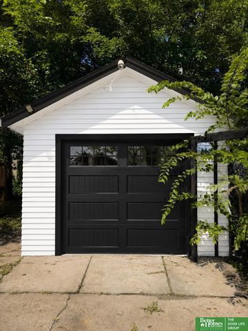 5516 N 37 Street, Omaha, NE 68111