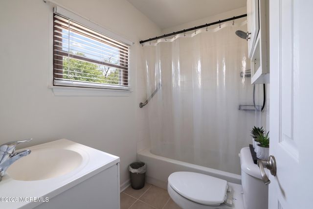 28 Lake Saint Clair Drive, Little Egg Harbor, NJ 08087