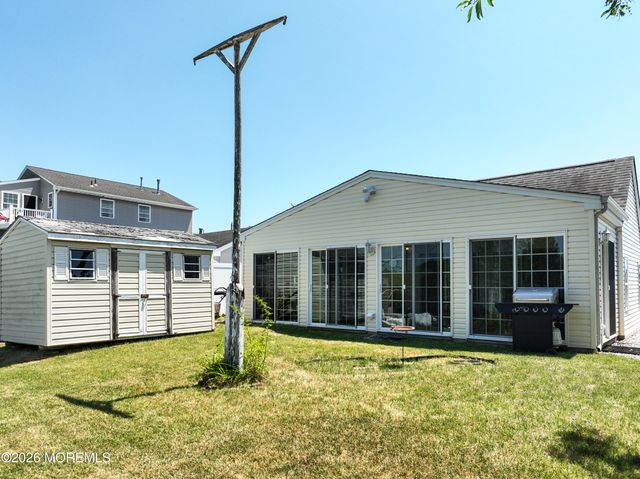 28 Lake Saint Clair Drive, Little Egg Harbor, NJ 08087