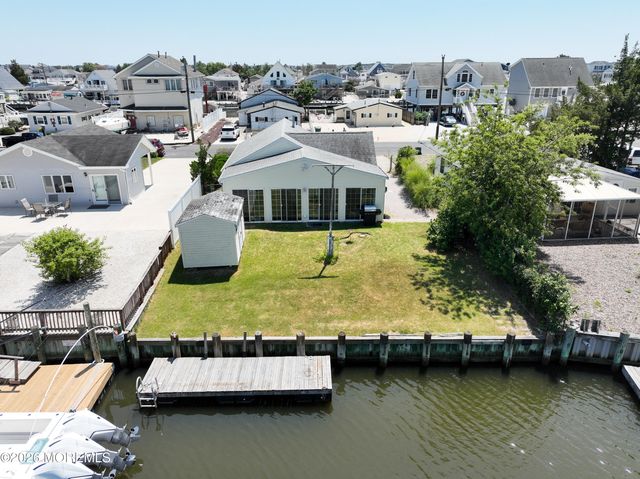 28 Lake Saint Clair Drive, Little Egg Harbor, NJ 08087