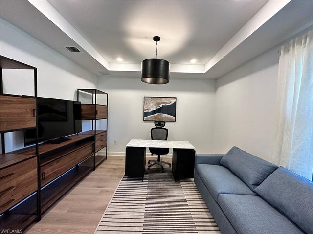 9260 Cormorant DR, Naples, FL 34120