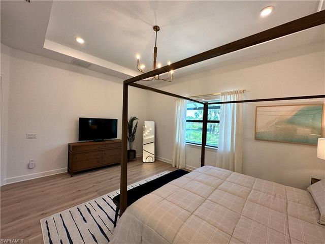 9260 Cormorant DR, Naples, FL 34120