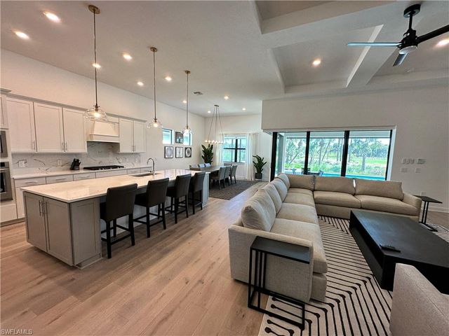 9260 Cormorant DR, Naples, FL 34120