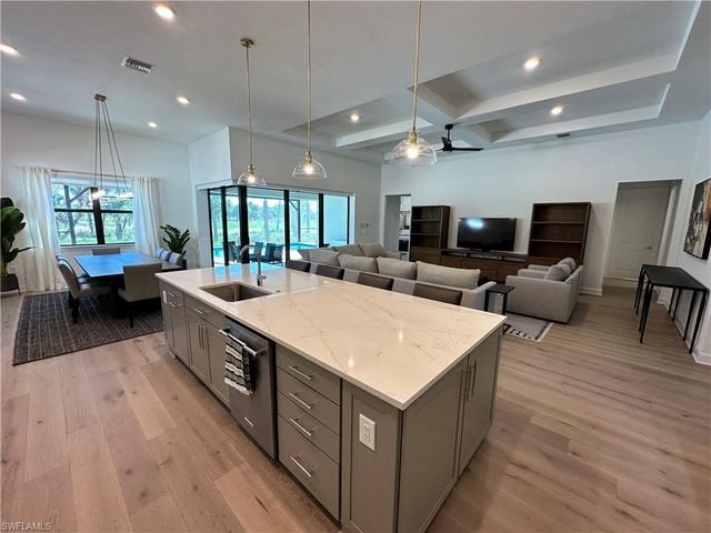 9260 Cormorant DR, Naples, FL 34120