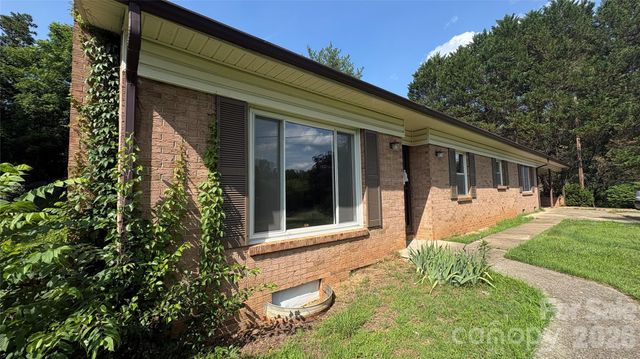 520 Cottrell Hill Road, Lenoir, NC 28645
