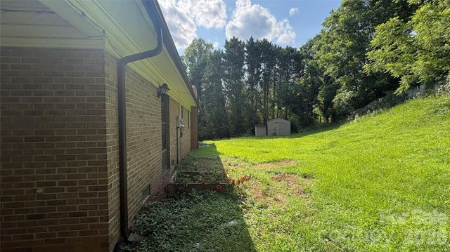 520 Cottrell Hill Road, Lenoir, NC 28645