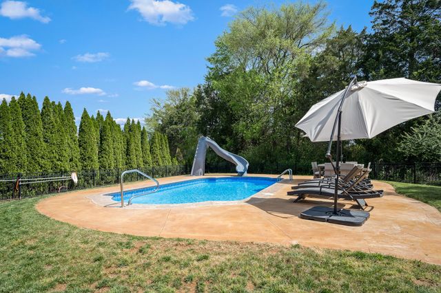 2618 Cloverfields Ct, Murfreesboro, TN 37130