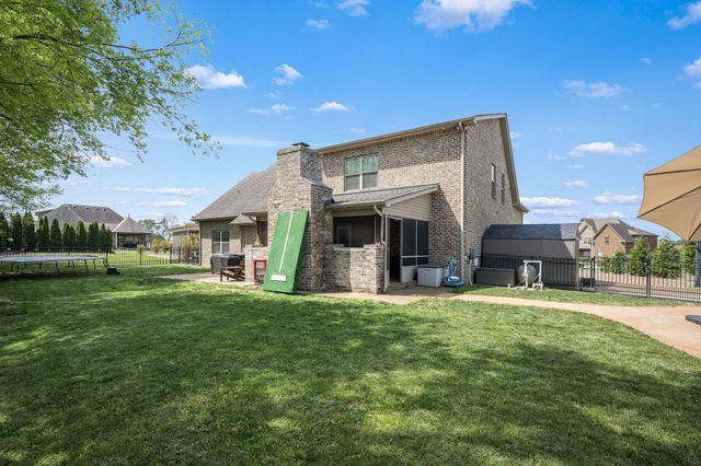 2618 Cloverfields Ct, Murfreesboro, TN 37130