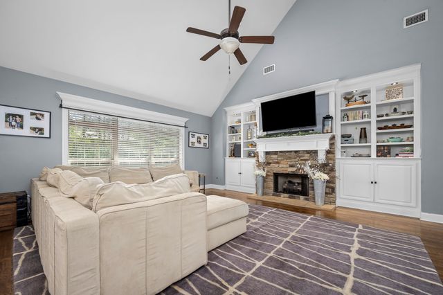 2618 Cloverfields Ct, Murfreesboro, TN 37130