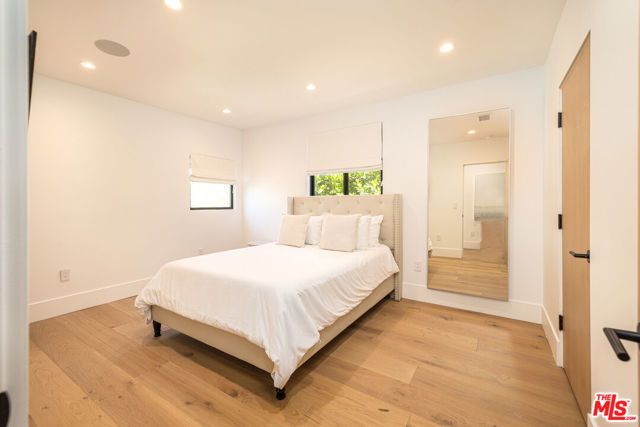 6380 Lindenhurst Avenue, Los Angeles, CA 90048