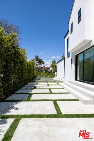 6380 Lindenhurst Avenue, Los Angeles, CA 90048