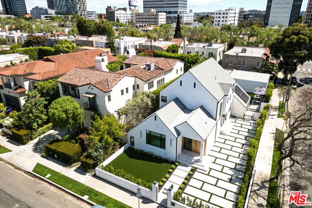 6380 Lindenhurst Avenue, Los Angeles, CA 90048