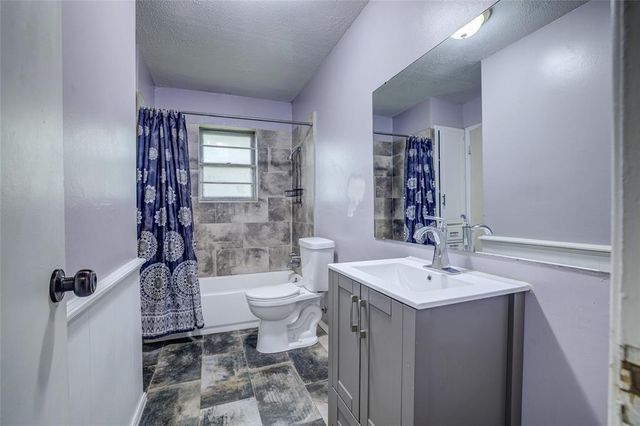 104 Oakside Drive, Moore, OK 73160