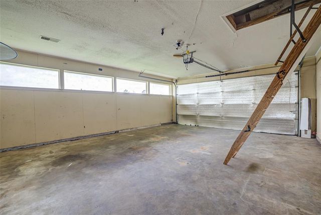 104 Oakside Drive, Moore, OK 73160