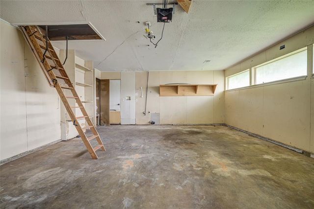 104 Oakside Drive, Moore, OK 73160