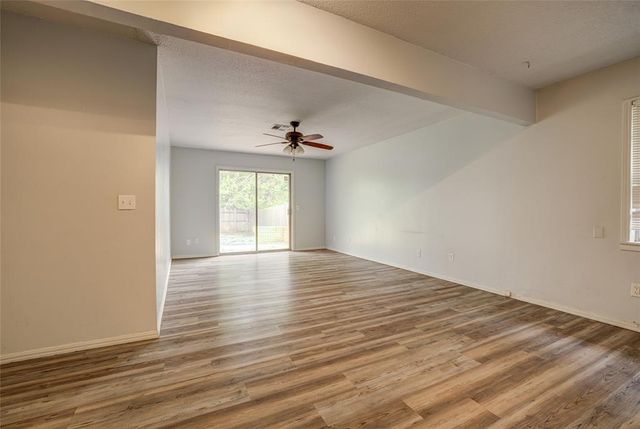 104 Oakside Drive, Moore, OK 73160