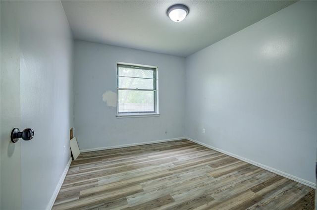 104 Oakside Drive, Moore, OK 73160