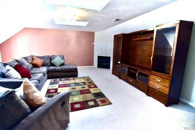 172 Edgehill Road 172, Norwood, MA 02062