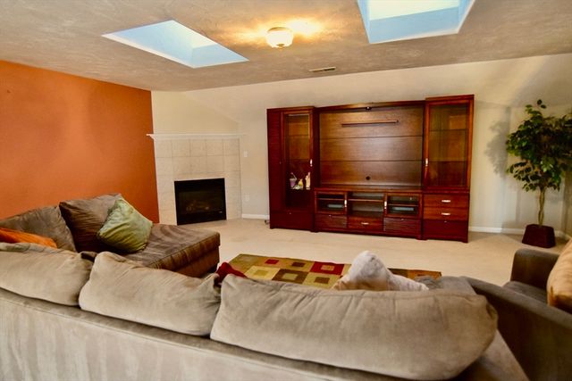 172 Edgehill Road 172, Norwood, MA 02062