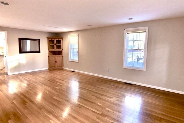 172 Edgehill Road 172, Norwood, MA 02062