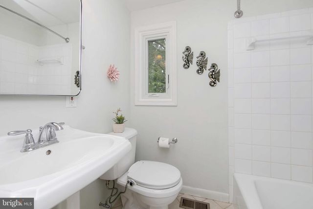 1517 BEVERLY TER, Cherry Hill, NJ 08003