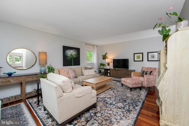 1517 BEVERLY TER, Cherry Hill, NJ 08003
