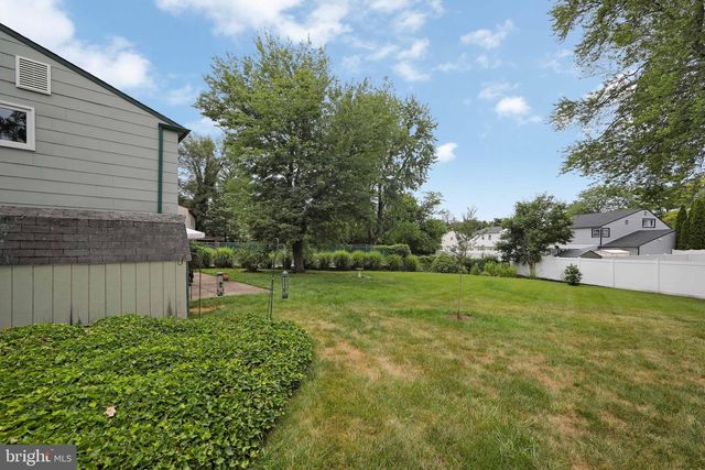 1517 BEVERLY TER, Cherry Hill, NJ 08003