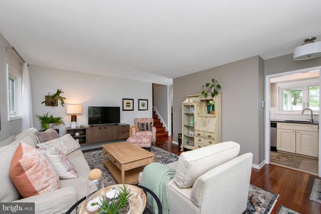 1517 BEVERLY TER, Cherry Hill, NJ 08003