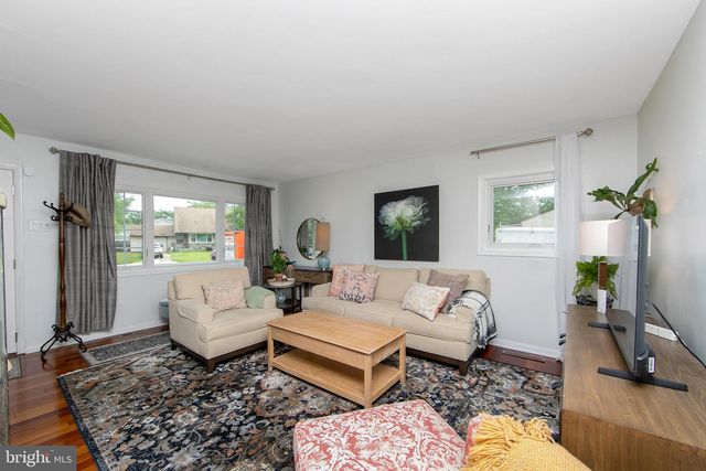 1517 BEVERLY TER, Cherry Hill, NJ 08003