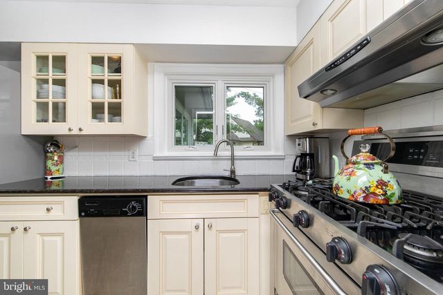 1517 BEVERLY TER, Cherry Hill, NJ 08003