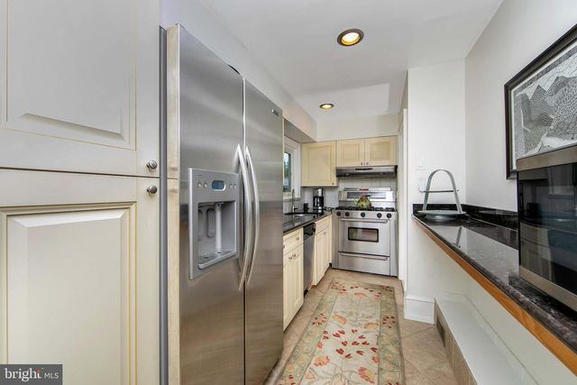1517 BEVERLY TER, Cherry Hill, NJ 08003