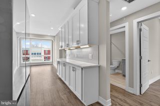 2209 N BROAD ST #300, Philadelphia, PA 19132