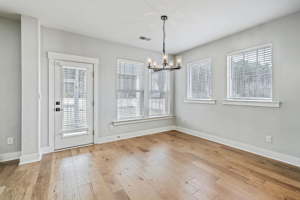 Image 15 of property listing at 212 Clearblue Lp, Summerville, SC 29486