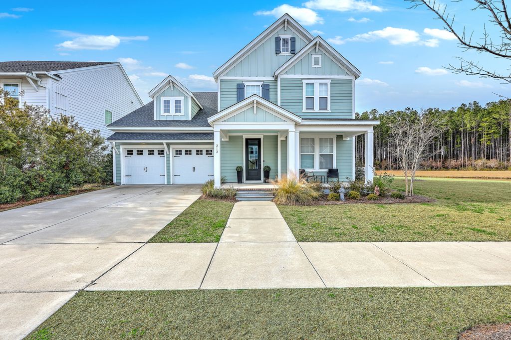 Image 2 of property listing at 212 Clearblue Lp, Summerville, SC 29486