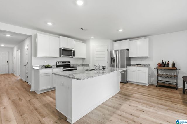 6761 NEWBRIDGE COVE, Bessemer, AL 35022