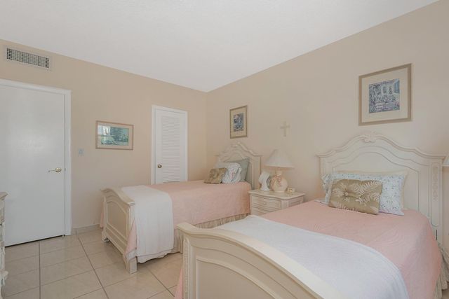 1980 S OCEAN Drive 3P, Hallandale Beach, FL 33009