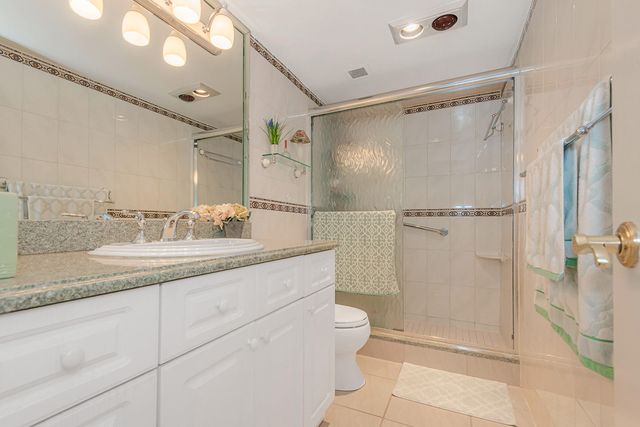 1980 S OCEAN Drive 3P, Hallandale Beach, FL 33009
