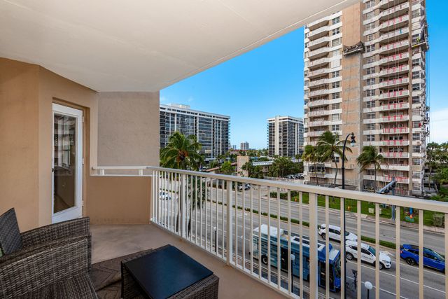 1980 S OCEAN Drive 3P, Hallandale Beach, FL 33009