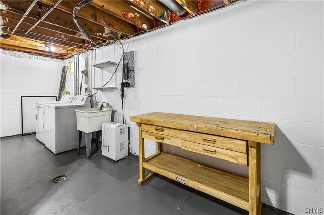 364 Cameco Circle, Salina, NY 13090