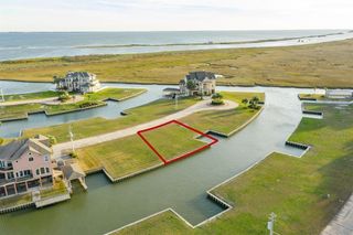 6 Half Moon, Hitchcock, TX 77563