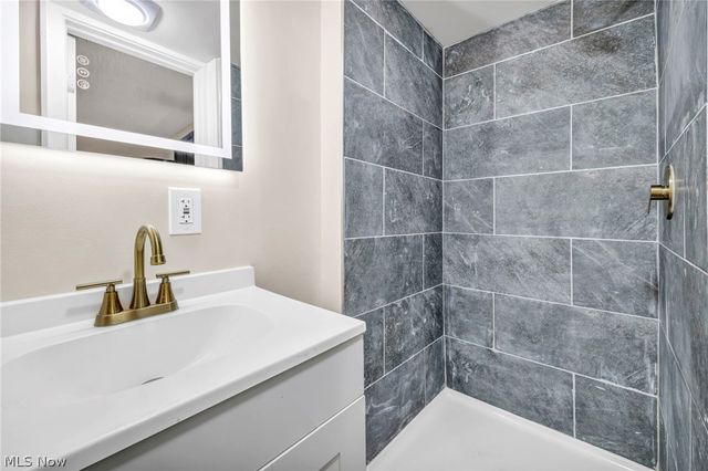 2160 Fulton Road, Cleveland, OH 44113