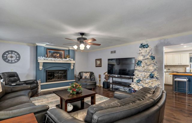 5603 S Farm Rd 137, Springfield, MO 65810