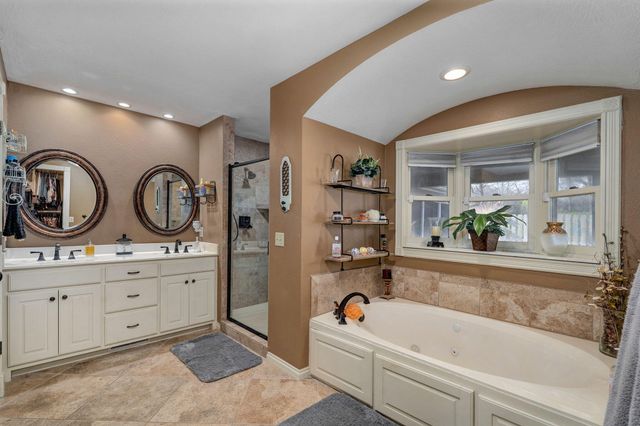 5603 S Farm Rd 137, Springfield, MO 65810